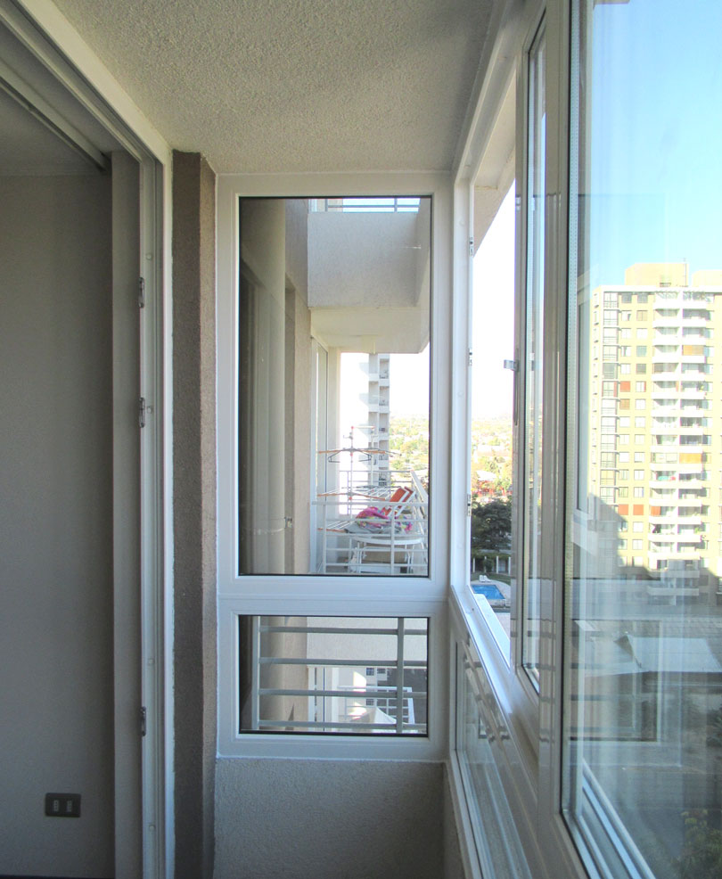 Cierre de terraza con ventanas de PVC termopanel Mazoti