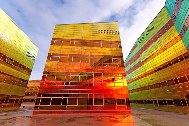Cristales de colores en la arquitectura y hogar, UNStudio en Almere, Países Bajos