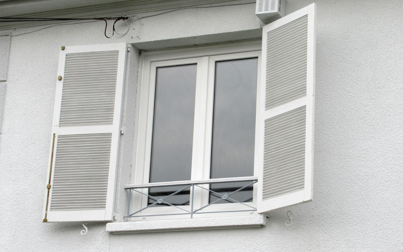 Buenas instalaciones de ventanas PVC Mazoti en casas de la comuna de ñuñoa