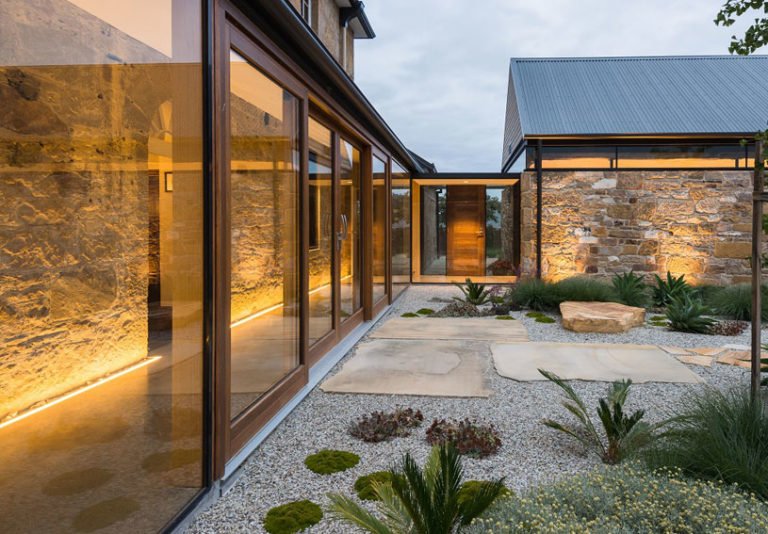 CORREDORES DE CRISTAL PARA CONECTAR ESPACIOS