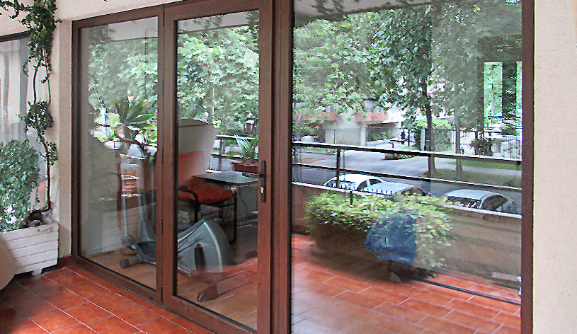 Mazoti fabrica e instala ventanas de PVC durables, instalación de todas las ventanas de un departamento en la Comuna de Providencia, en este caso es un ventanal que da a la terraza principal