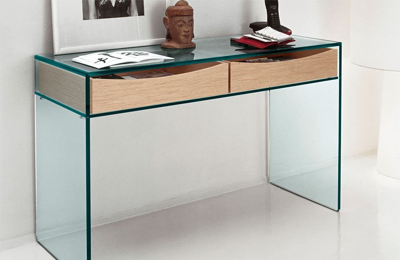 La Belleza de los Arrimos de Cristal y Madera, con cajoneras de madera son ideales para organizar objetos 