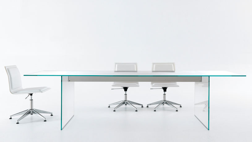 Mesas de vidrio para salas de reunión de oficinas, simples funcionales y elegantes quedan bien en cualquier tipos de decoración