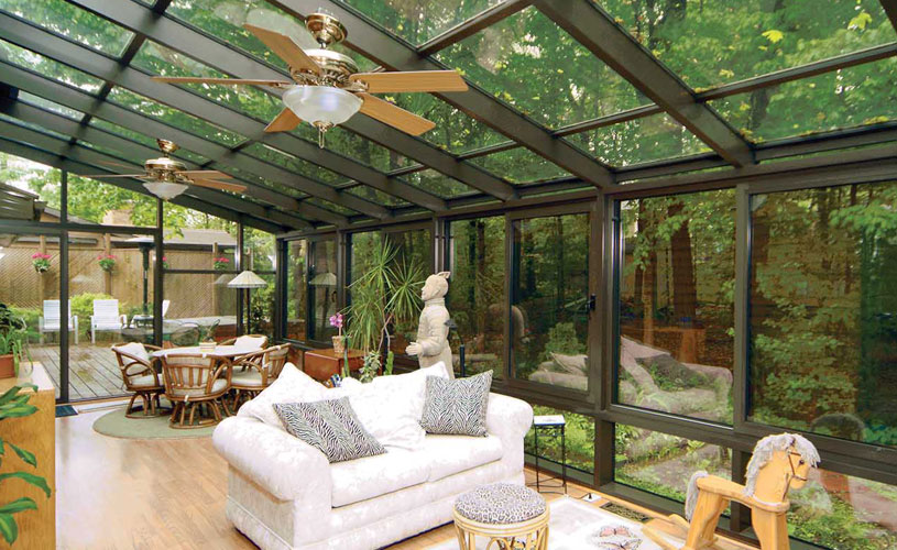 Un cierre de terraza en armonía con tu hogar y que sea de tu gusto personal será sin duda el centro de tu casa
